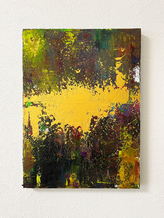 光藤有佳による抽象画《昴(すばる)》。金色を中心に、濃く複雑な色彩が宇宙で星がスパークする瞬間を表現。333×242mmのキャンバス作品。
"Subaru" by Yuka Mitsufuji — an abstract acrylic painting featuring a golden spark in space with rich, layered colors on canvas, 333×242mm.