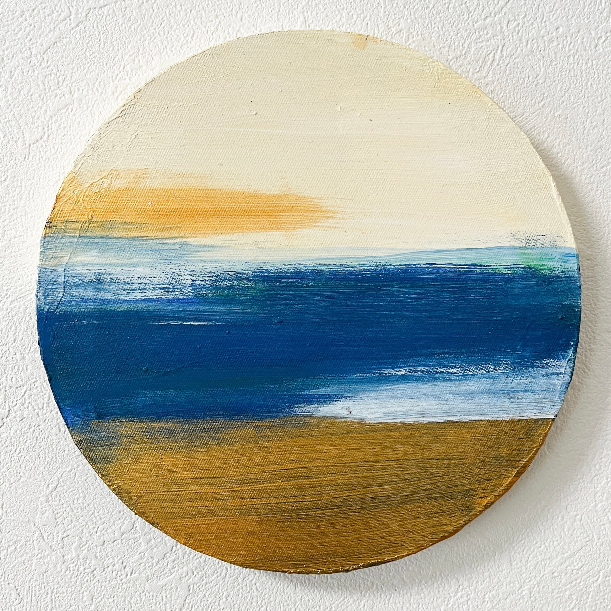 Soft-toned abstract painting by Yuka Mitsufuji（光藤有佳による「あわい」ラウンド 青)